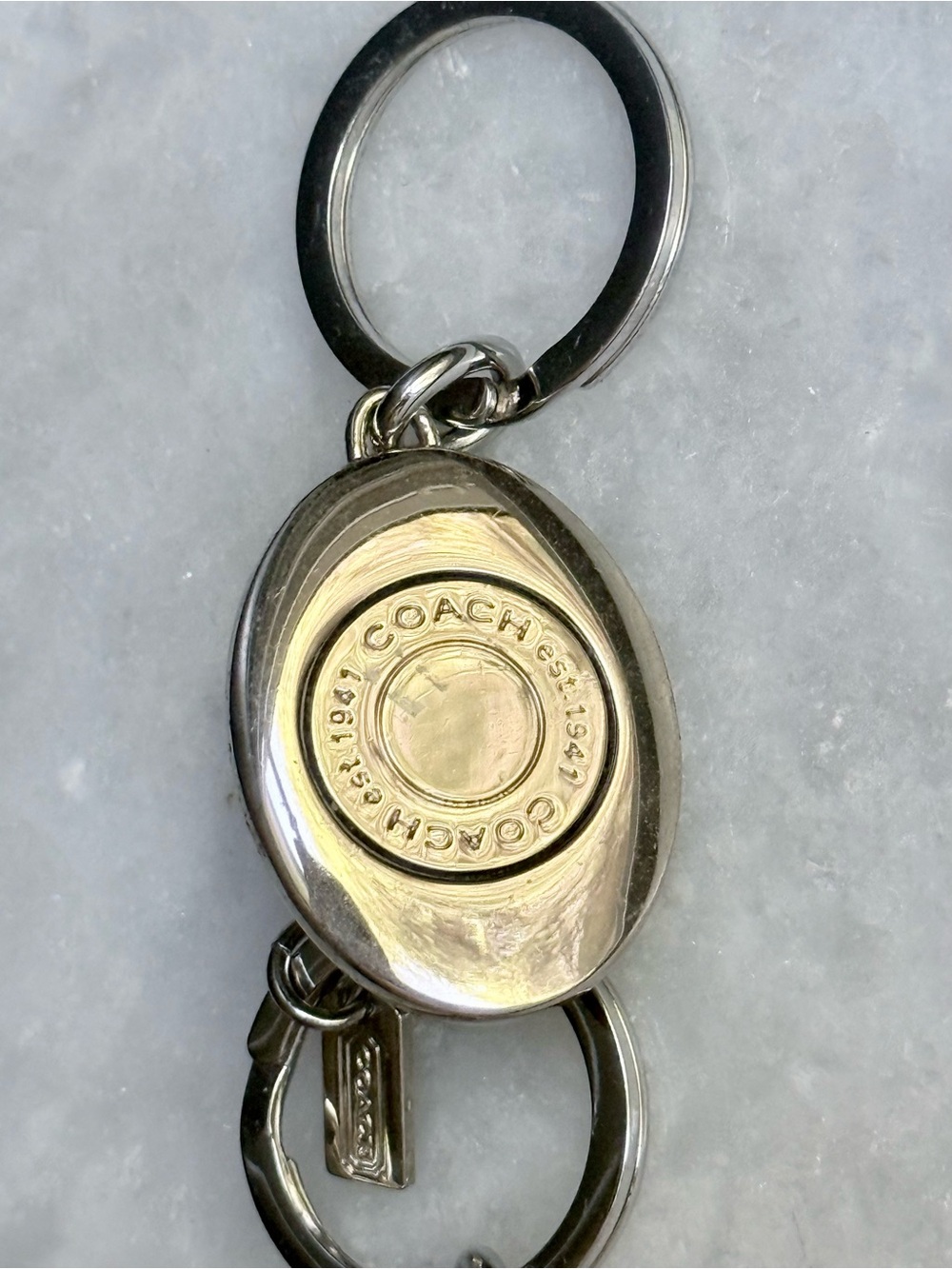 Vintage Coach Pink Enamel Signature Turnlock Valet Keyring Silver Hardware - Picture 6 of 8